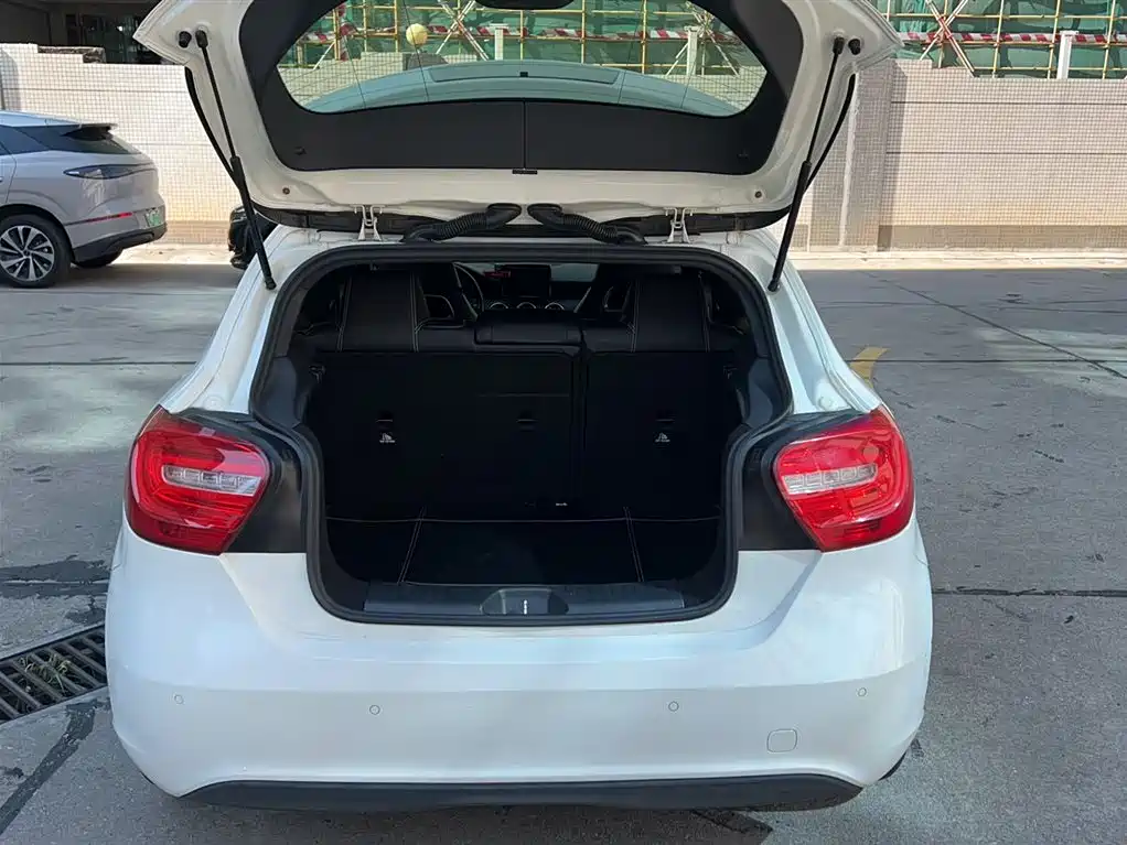 Mercedes-Benz A-Class (Import) 2015 A 180 фото 6