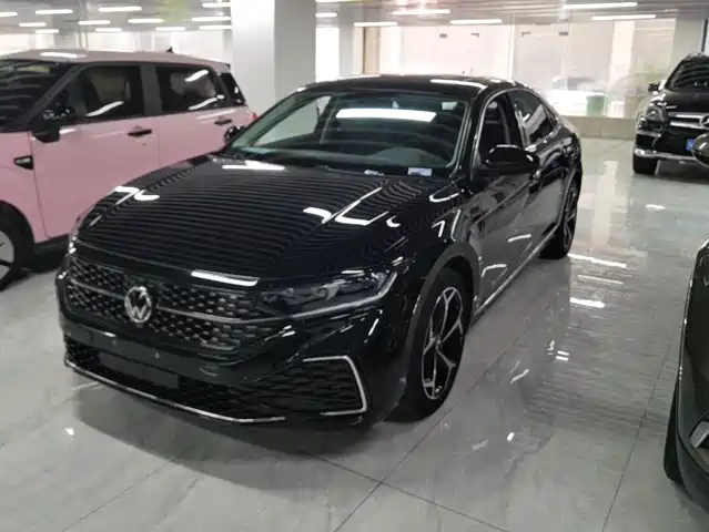 Volkswagen Passat 2023