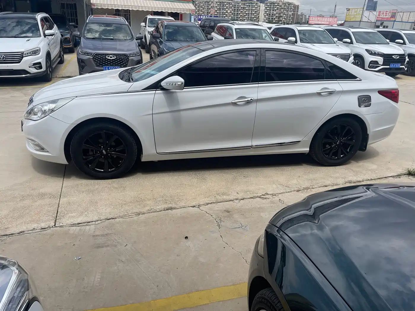 Photo 8 - Hyundai Sonata