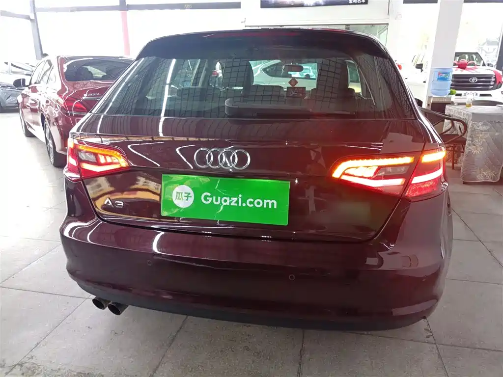 Audi A3 2014 Sportback 35 TFSI Automatic Comfort фото 4