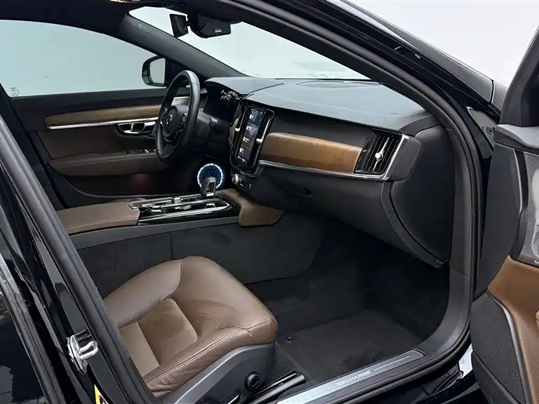 VOLVO S90 PLUG IN HYBRID