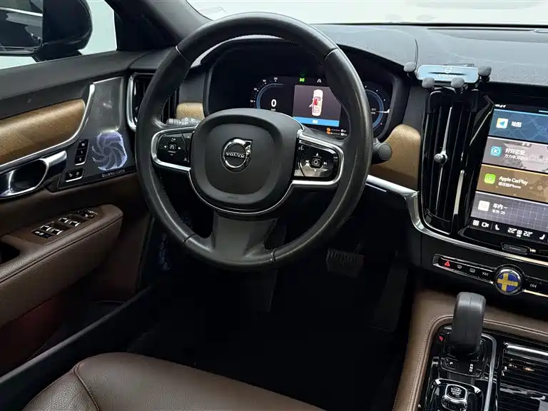 VOLVO S90 PLUG IN HYBRID