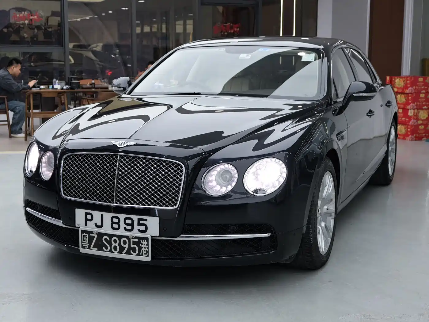 Bentley Flying Spur 2013 6.0T W12 Mulliner фото 3