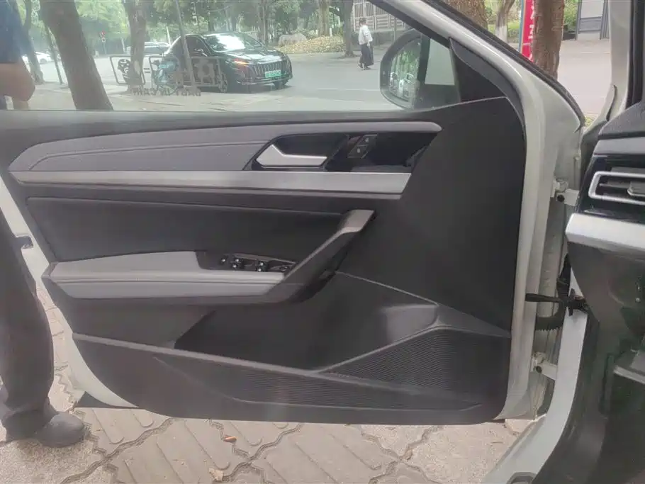 Volkswagen Lavida 2023 280TSI DSG Comfort Edition фото 7