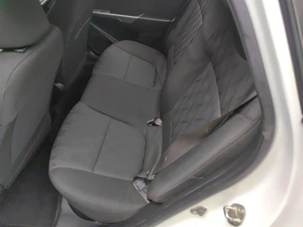 Kia K2 2015 Sedan 1.4L MT GLS фото 13