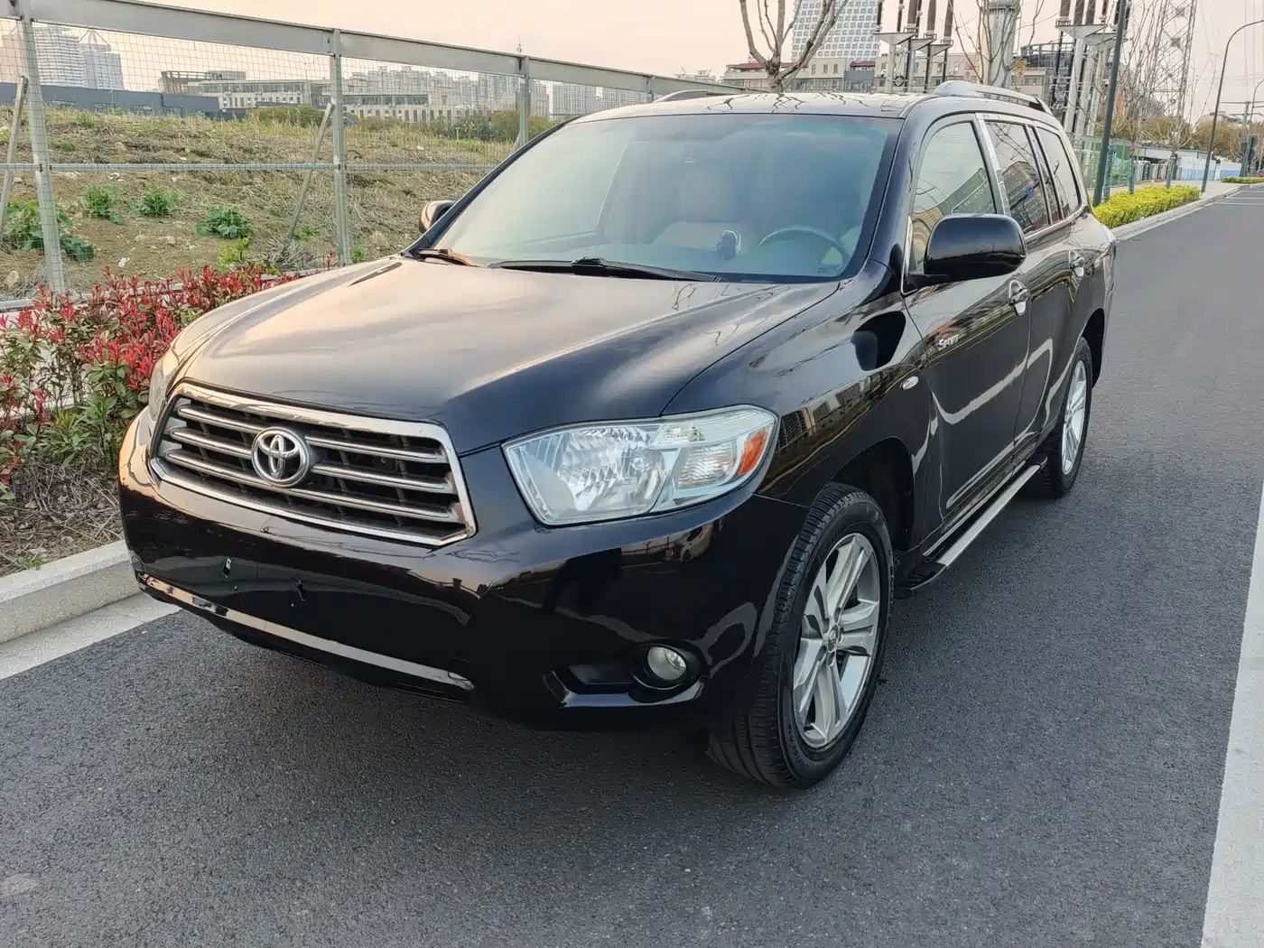 Toyota Highlander 2012 2.7L 2WD 7-Seater Luxury Edition
