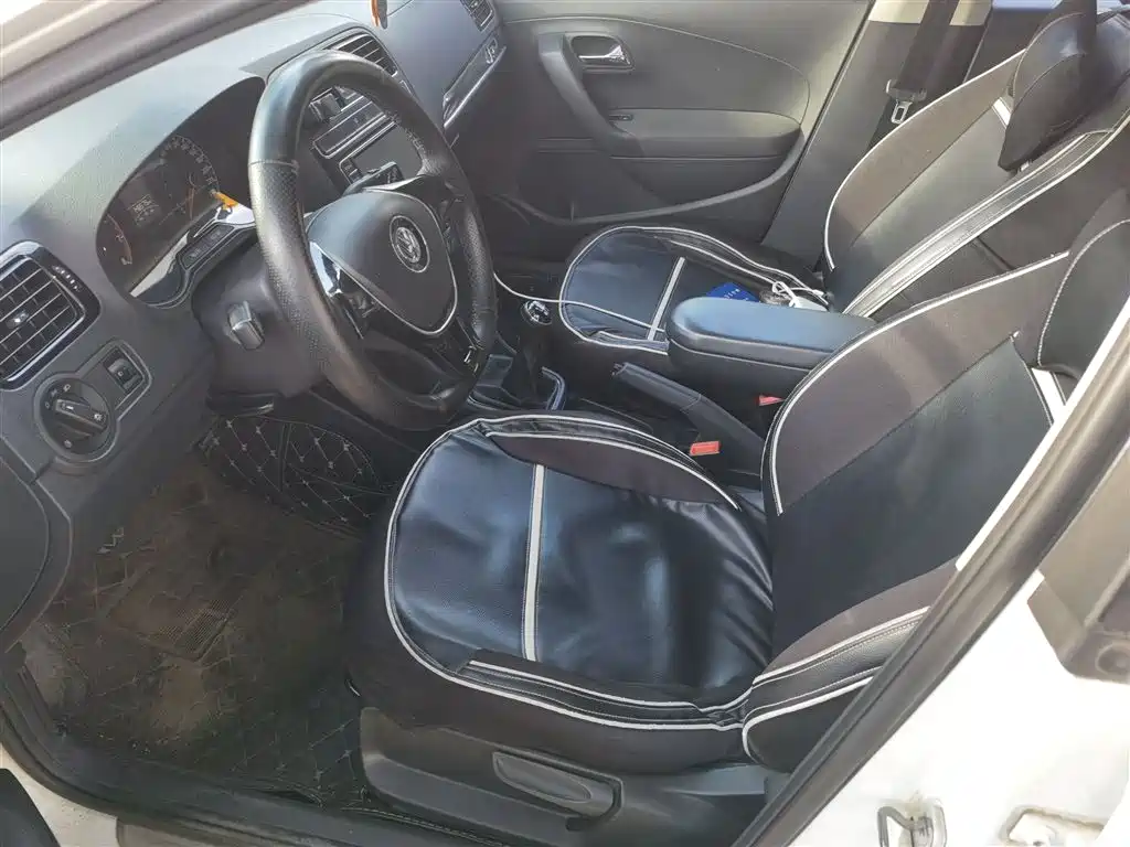 Volkswagen Polo 2016 1.4L Manual Trend фото 11