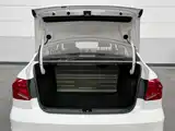 Photo 16 - Volkswagen Jetta