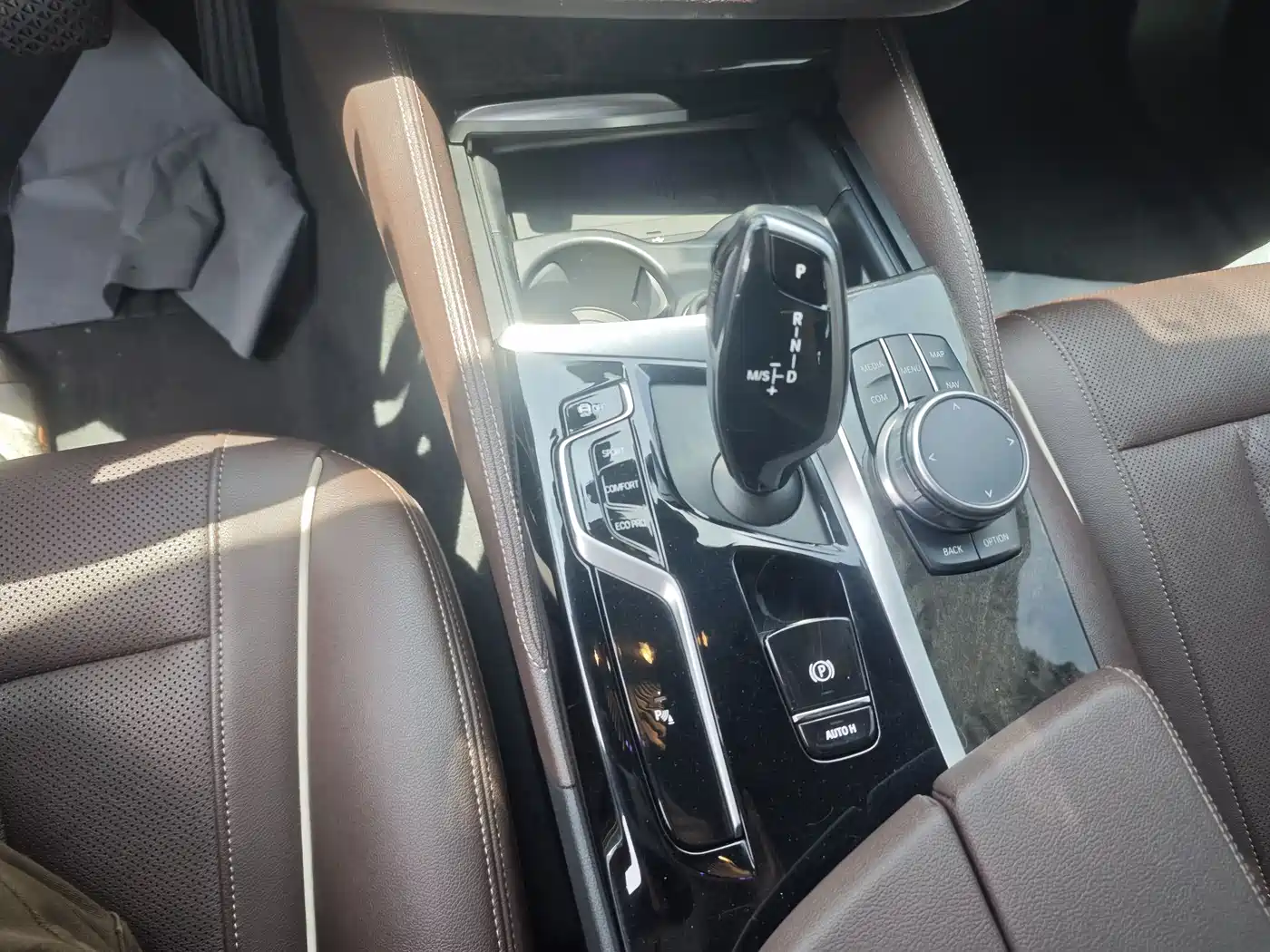 BMW 5 Series 2021 525Li M Sport Package фото 11