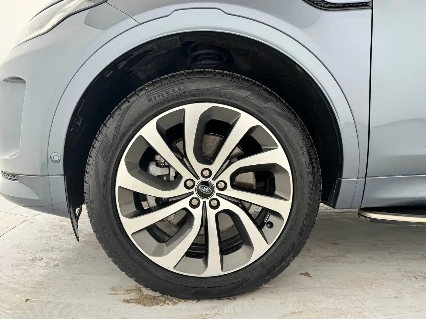Land Rover Discovery Sport 2022 Model Facelift 249PS R-Dynamic SE Performance Tech Edition 5-seater фото 15