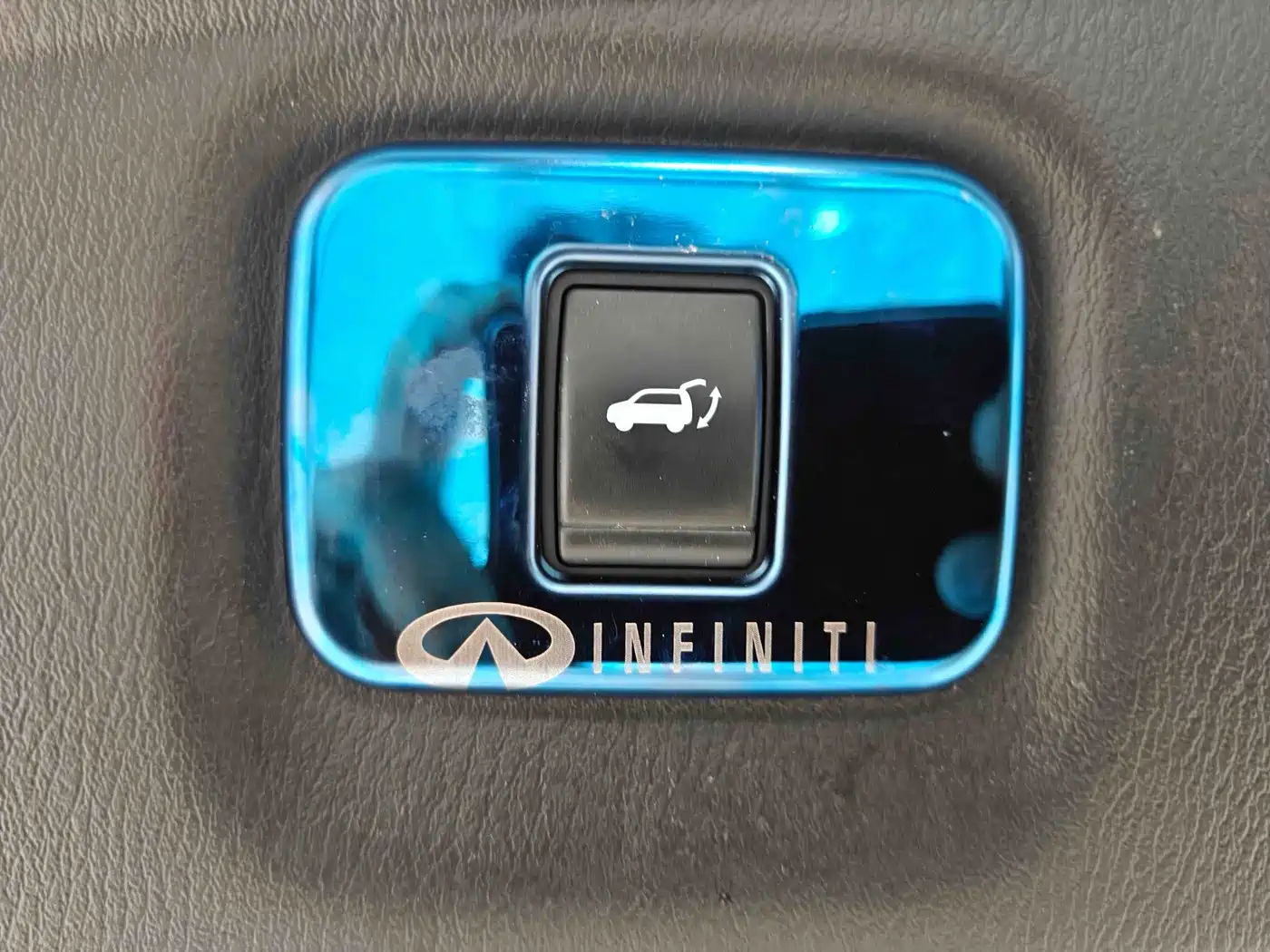 Infiniti QX60 (Import) 2018 2018 2.5 S/C Hybrid AWD Champion Family Edition