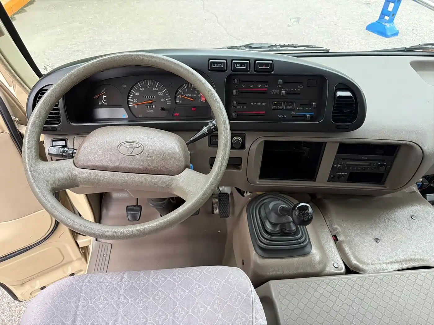 Toyota Coaster 2009 2007 2.7L Gasoline Premium Upgrade Edition 23-seater