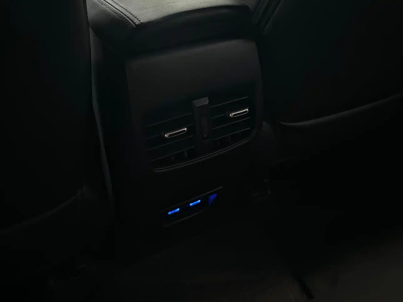 Toyota Frontlander 2023 2.0L CVT Elite Edition фото 12
