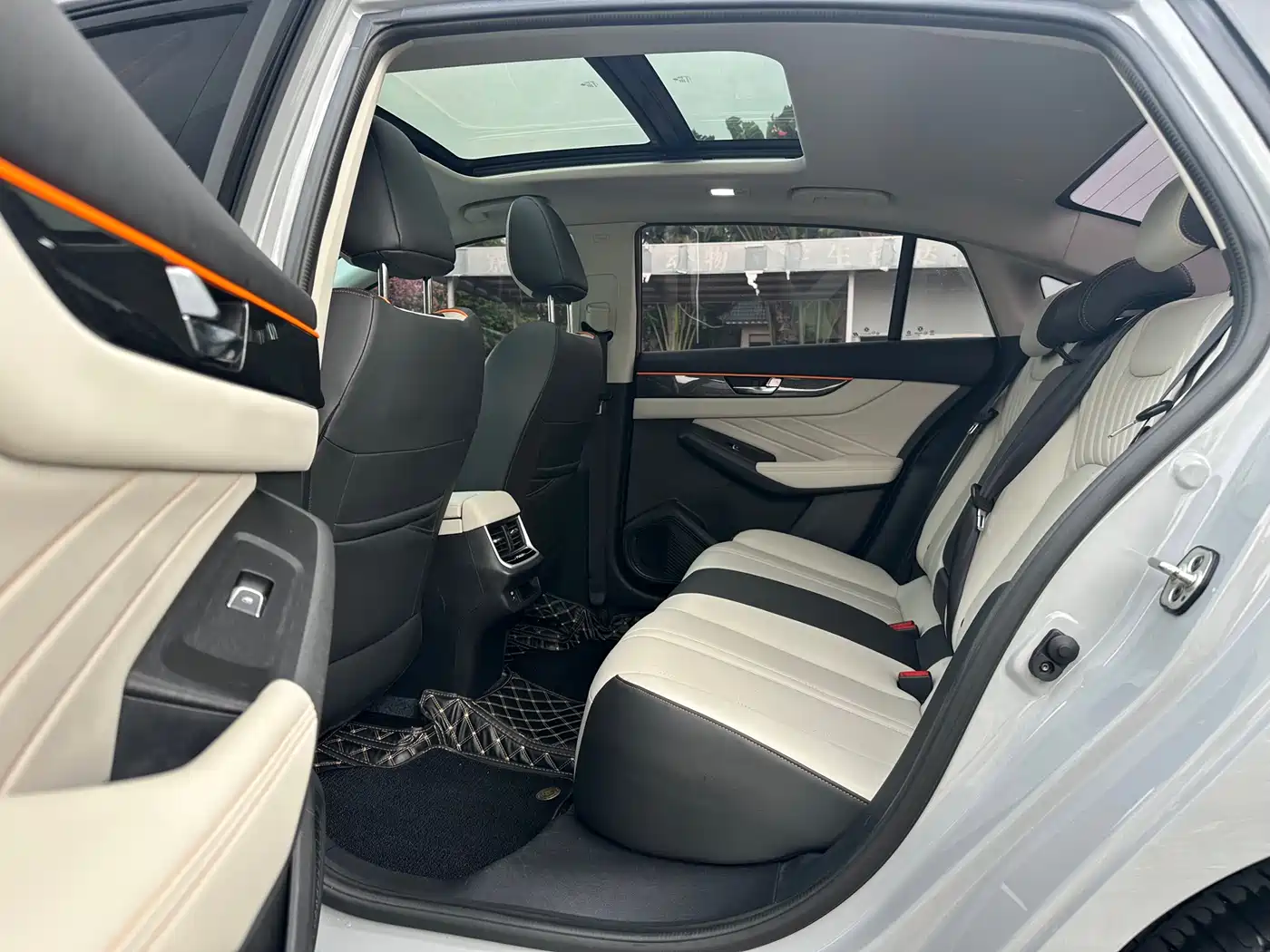 DONGFENG YI HYUN MAX