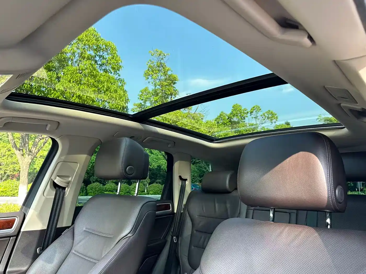 Volkswagen Touareg 2011 3.0TSI Premium фото 14