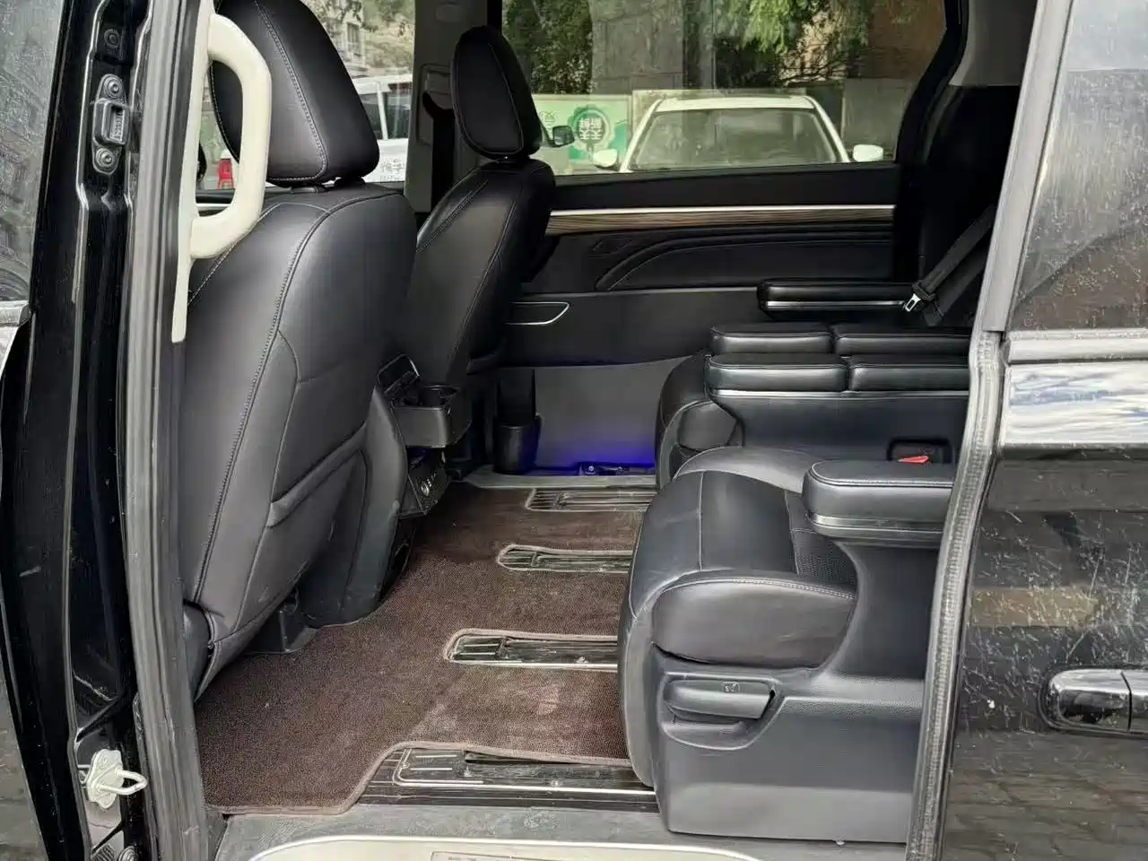 GAC Trumpchi Trumpchi M8 2021 Leading Show Series 390T Prestige Edition фото 8