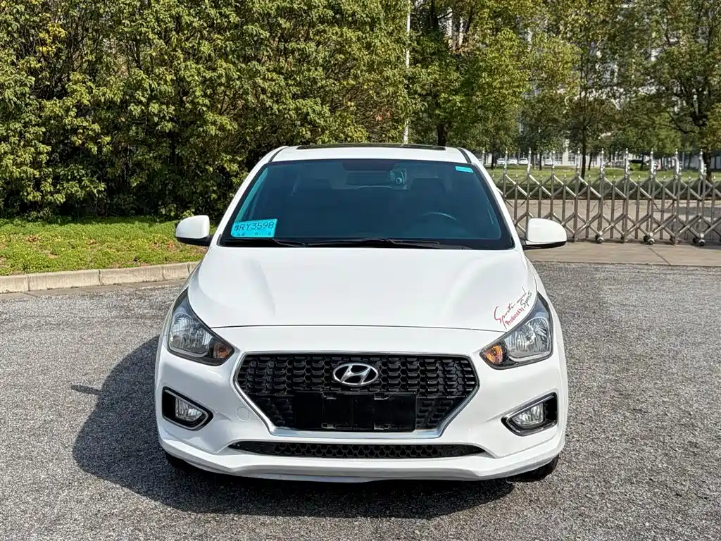 Hyundai Verna 2017 1.4L Manual Color Sunroof Edition (China V) фото 2