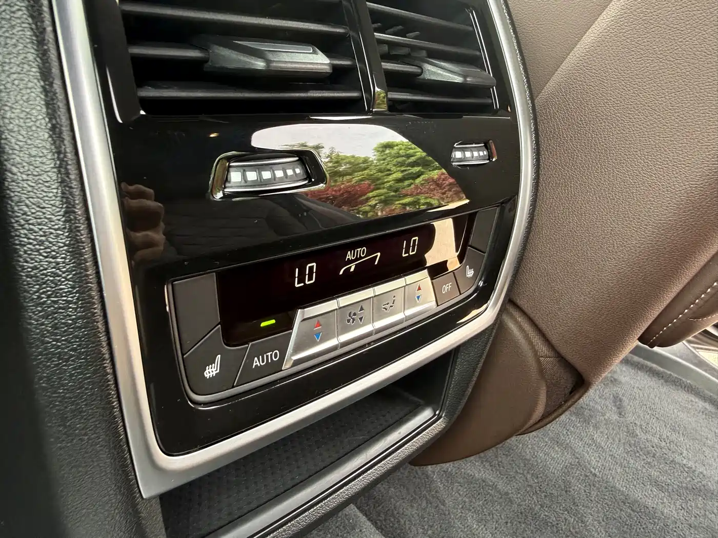 BMW X5 2025 Model xDrive 40Li Exclusive M Sport Blackout Package фото 10