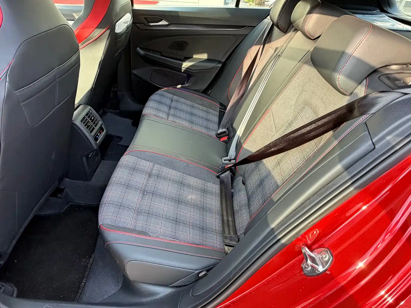 Volkswagen Golf GTI 2025 380TSI DSG GTI фото 6