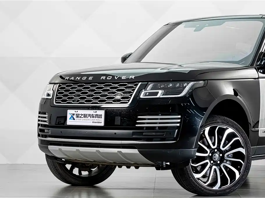 Land Rover Range Rover 2021 3.0 L6 Heritage Extended Classic Edition фото 3