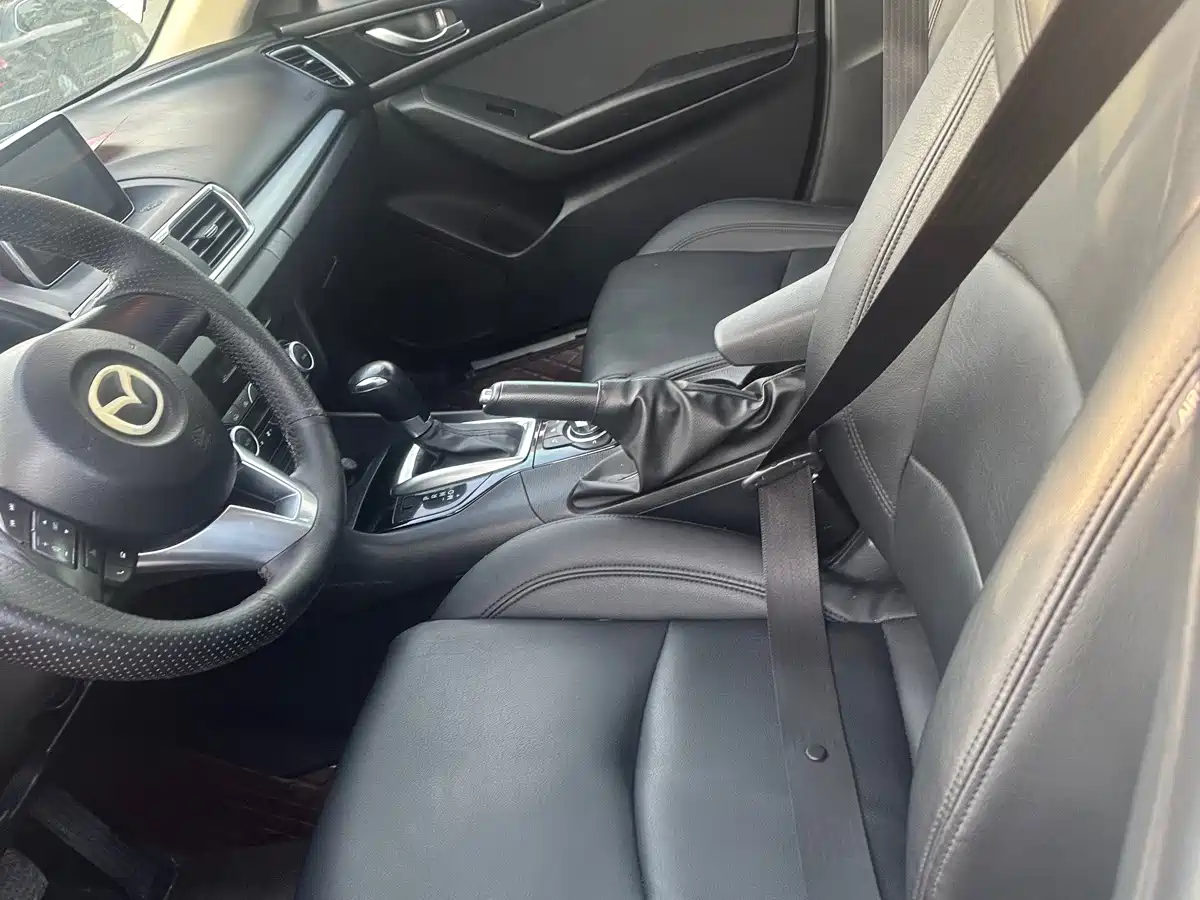 Mazda Mazda 3 2014 2014 Sedan 1.5L Automatic Luxury