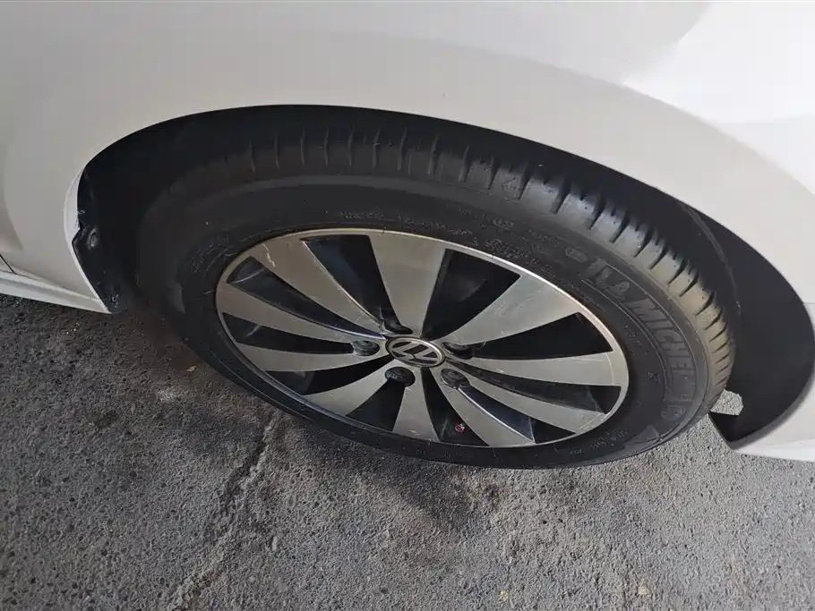 Volkswagen Sagitar 2017 180TSI Auto Exclusive Edition фото 6