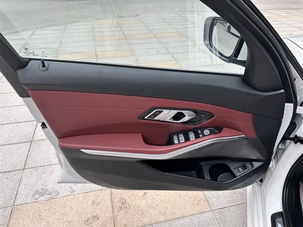 BMW 3 Series 2024 325Li M Sport Package фото 17