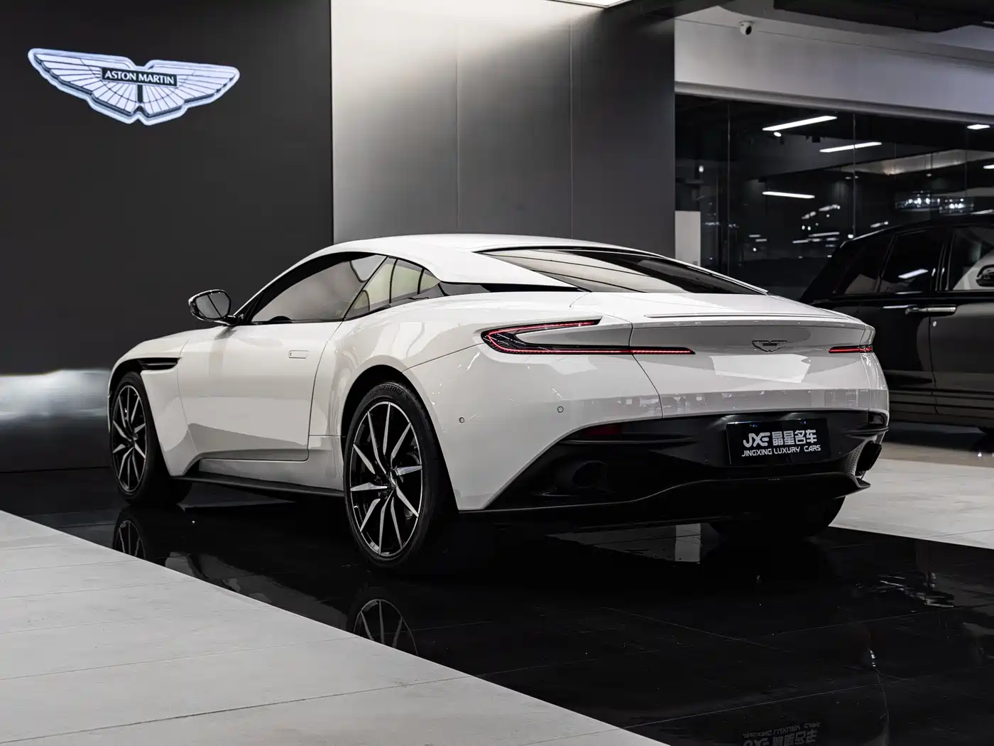 Aston Martin DB11 2018 2019 Model 4.0T V8 Coupe