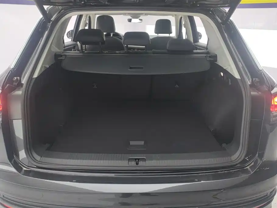 Volkswagen Tayron 2024 300TSI 2WD Luxury Plus Advanced фото 4