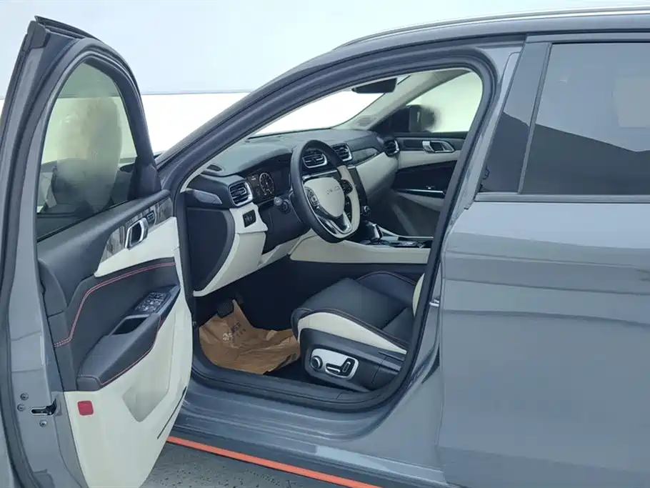 Lynk & Co 02 2019 High Energy Edition 2.0T Auto 2WD Pro Version China VI фото 9