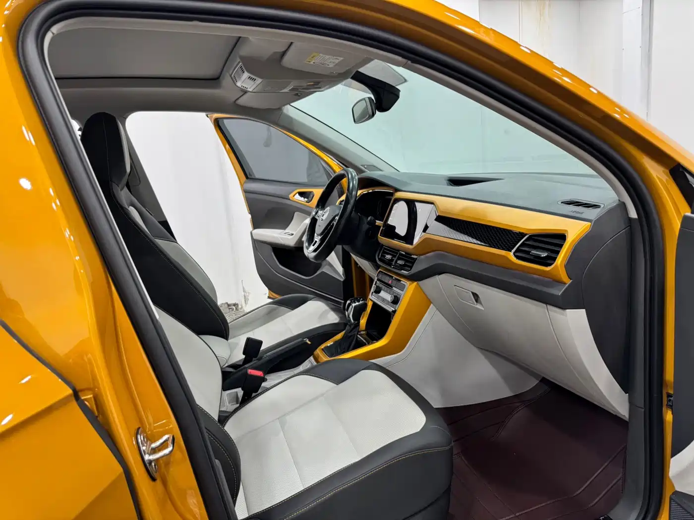 Volkswagen T-Cross 2023 2022 280TSI DSG Luxury Edition