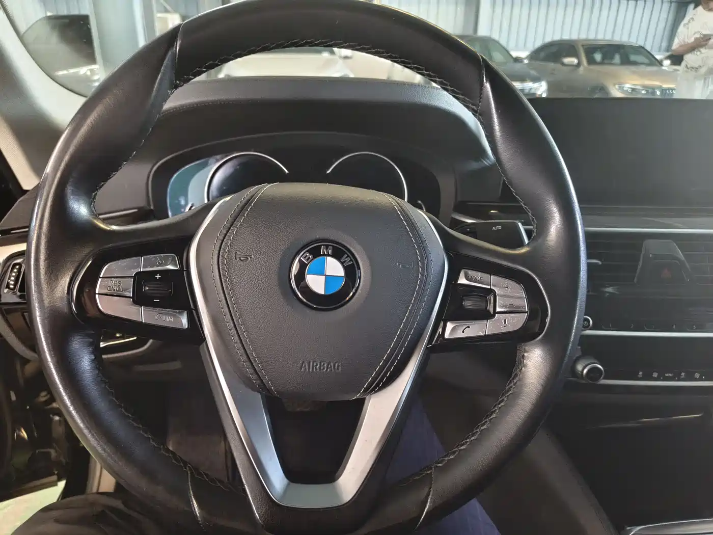 BMW 5 Series 2018 525Li Luxury Package фото 5