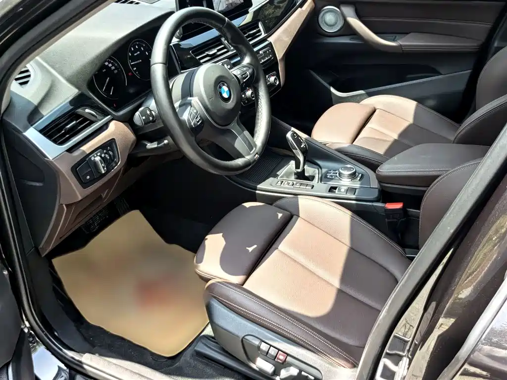 BMW X1 2022 sDrive25Li Leading фото 12