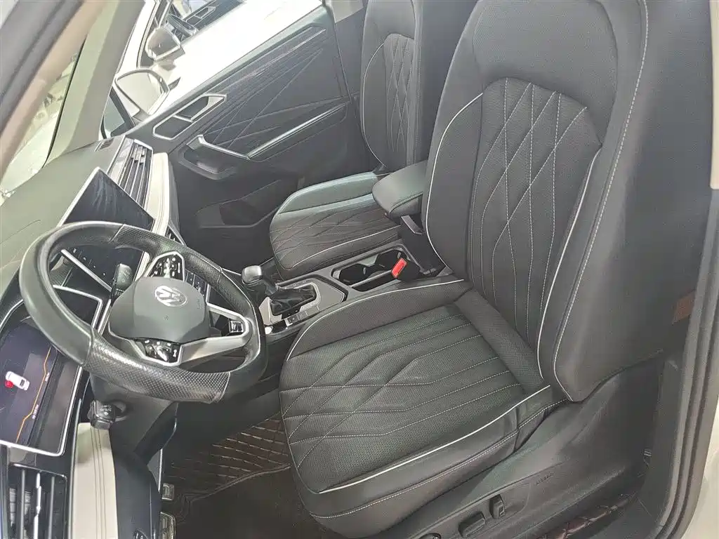 Volkswagen Tiguan L 2023 330TSI Auto 2WD R-Line Premium Edition фото 15