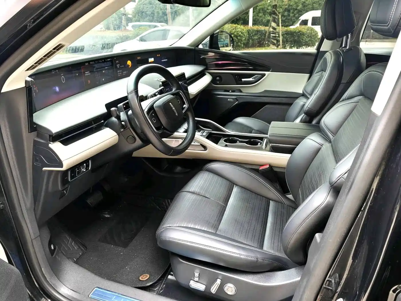 LINCOLN NAVIGATOR