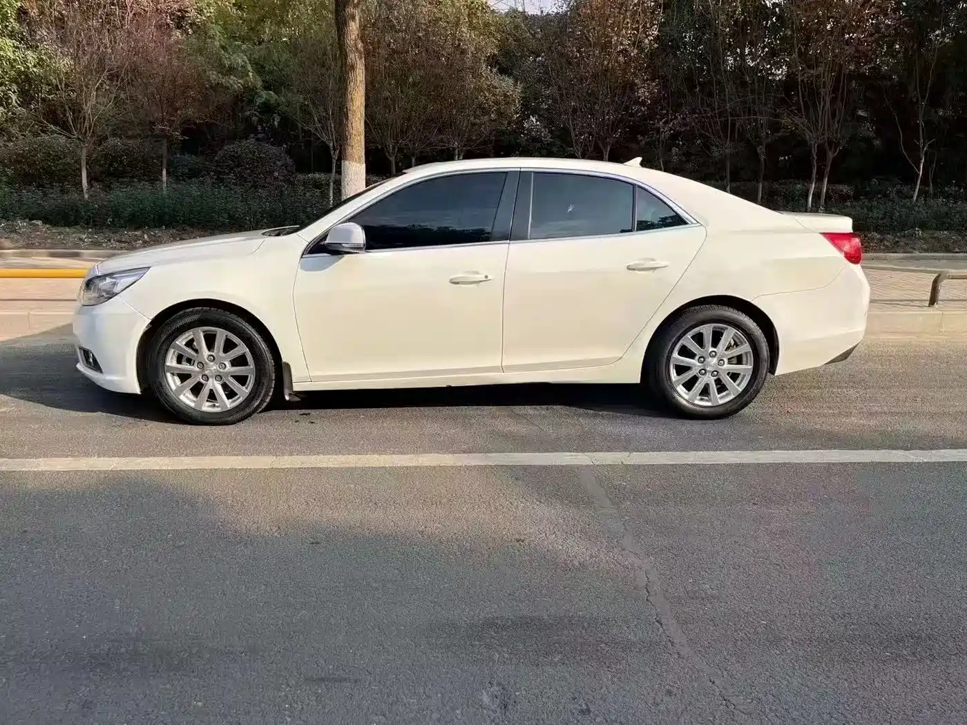 Chevrolet Malibu 2013 2.0L Automatic Luxury Edition фото 4