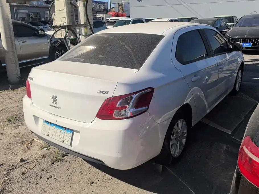 Photo 3 - Peugeot 301