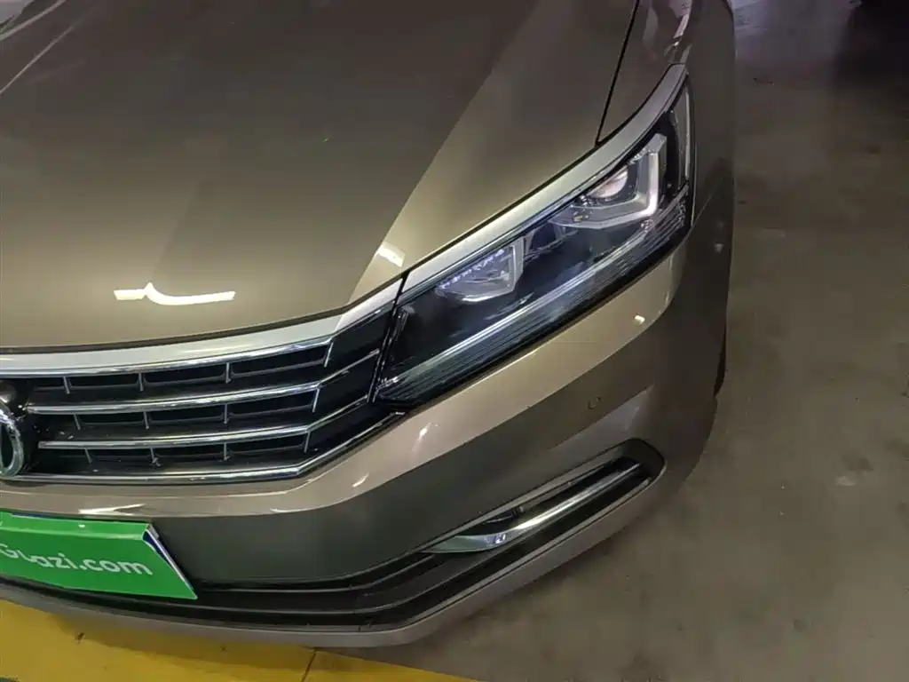 Volkswagen Passat 2017 280TSI DSG Prestige фото 24