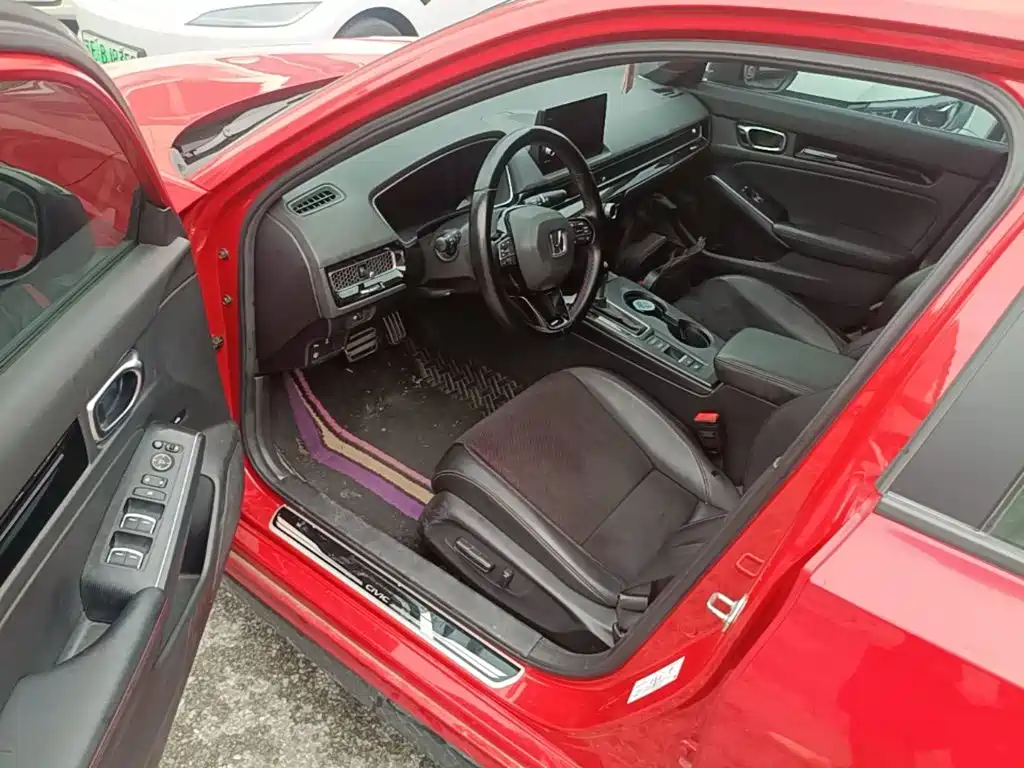 Фото 16 - Honda Civic