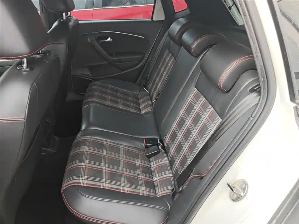 Volkswagen Polo 2015 Model 1.4TSI GTI фото 17
