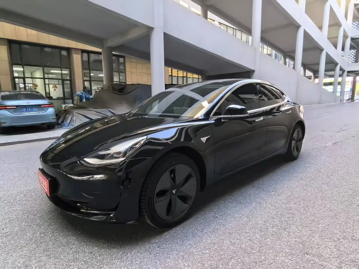 TESLA MODEL 3