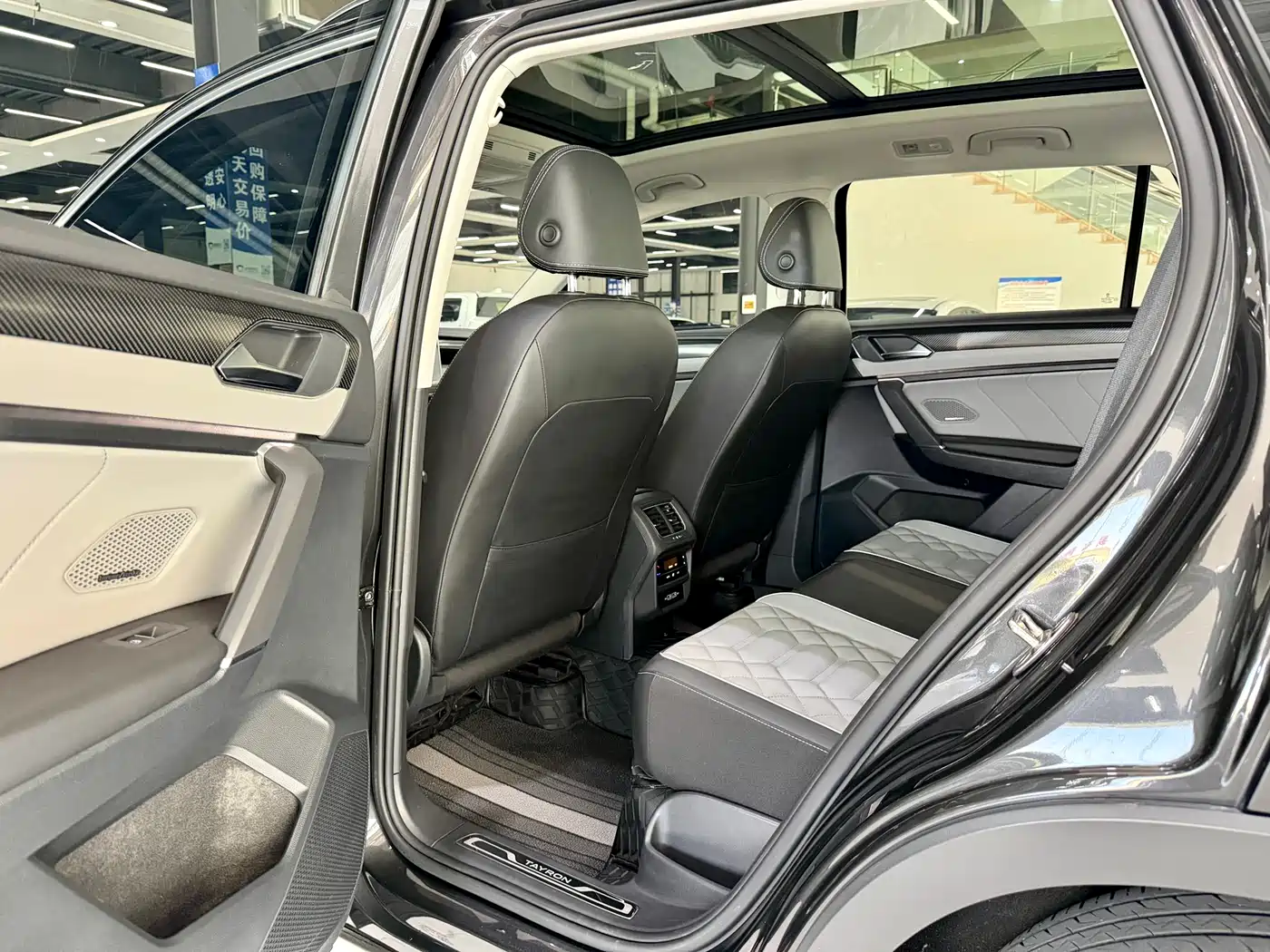 Volkswagen Tayron 2023 280TSI 2WD Luxury Plus Advanced Edition фото 5