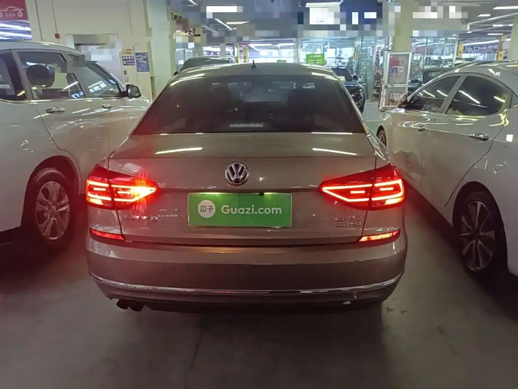 Volkswagen Passat 2017 280TSI DSG Prestige фото 6