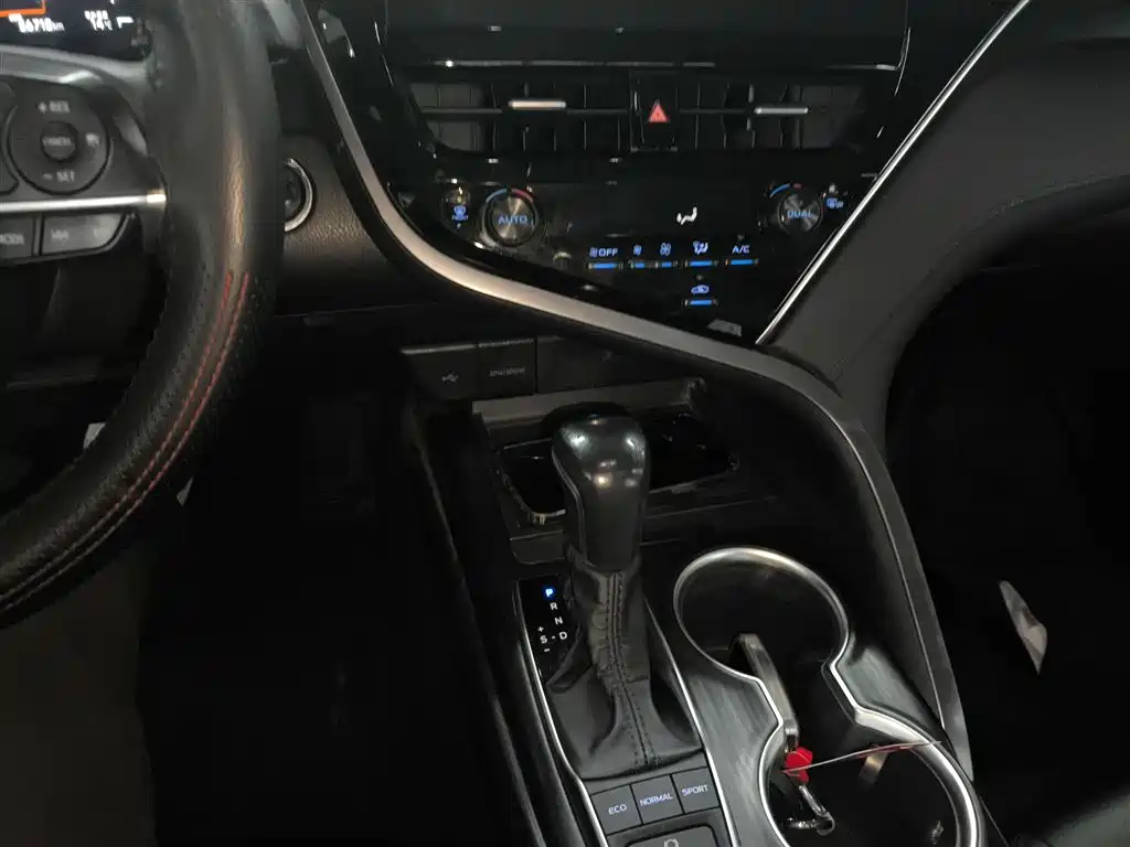 Toyota Camry 2021 2.5G Luxury Edition фото 7