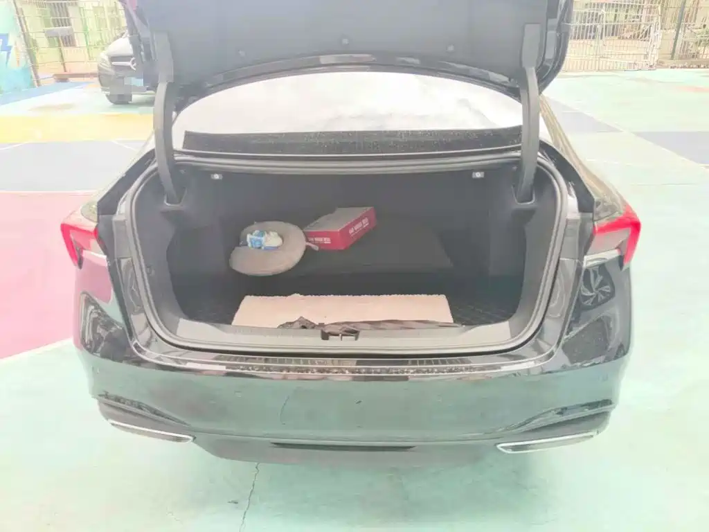 Buick LaCrosse 2025 2026 Model 28T Platinum Edition