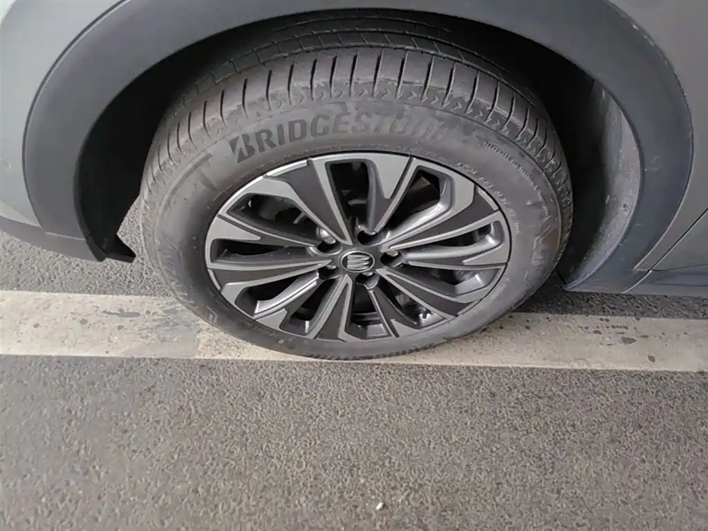 Buick Envision Plus 2024 Envision Plus 28T 4WD Premium Edition фото 23