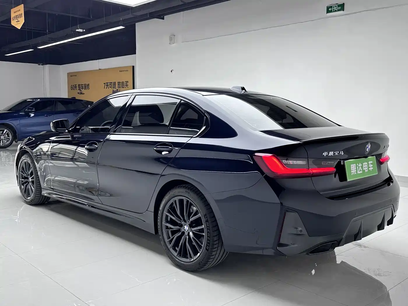 BMW 3 Series 2023 325Li M Sport Black Night Package фото 6
