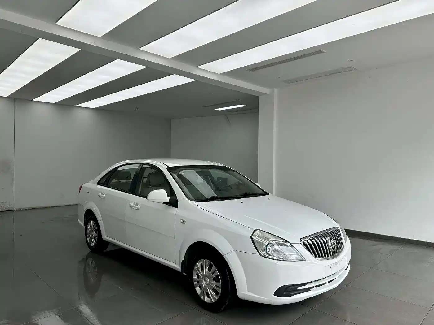 Buick Excelle 2015 1.5L Automatic Classic фото 3