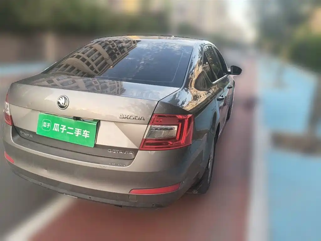Škoda Octavia 2015 1.6L Automatic逸杰版 фото 5