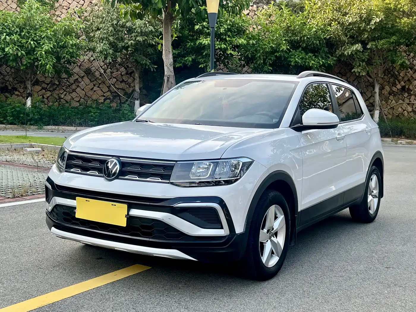 Photo 1 - Volkswagen T-Cross